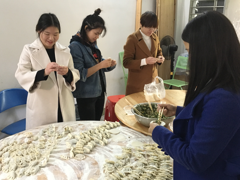 冬至包餃子 溫情暖寒冬-經過食品金屬檢測機，更放心